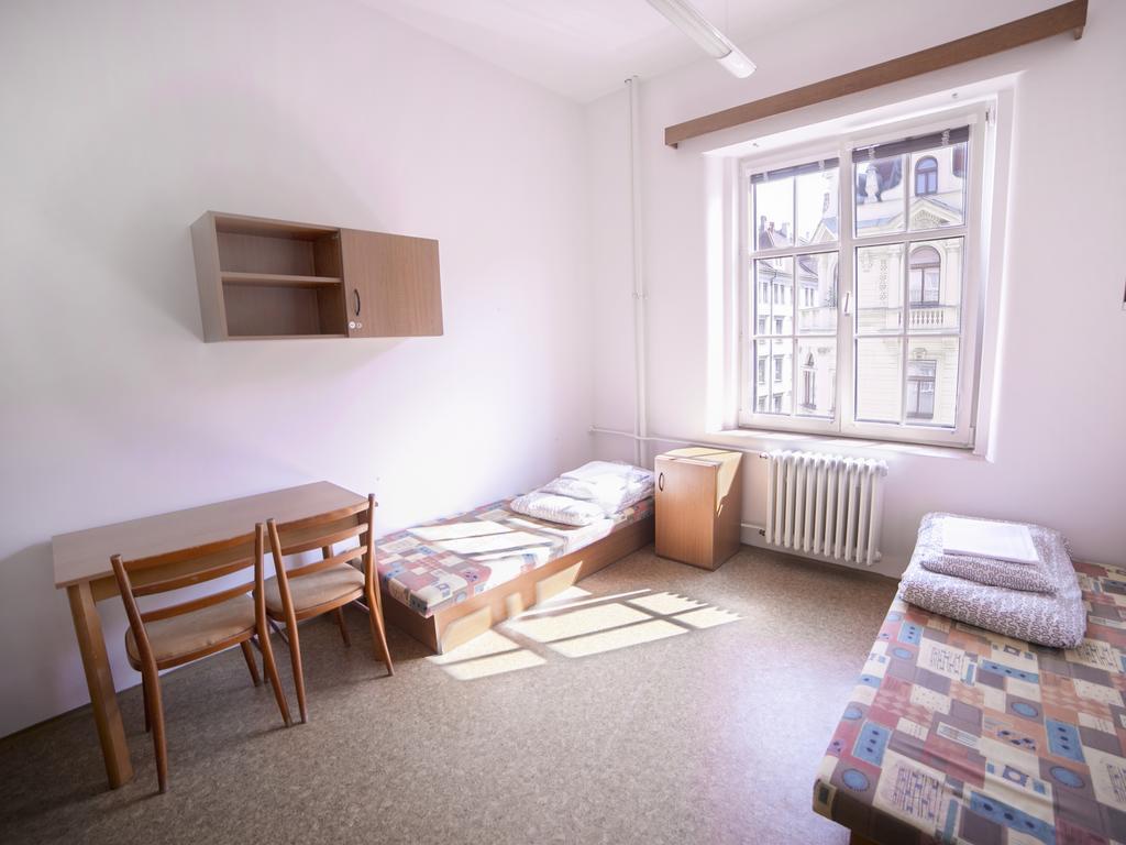 Dizzy Daisy Hostel Praga Quarto foto