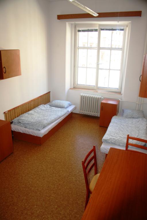 Dizzy Daisy Hostel Praga Quarto foto
